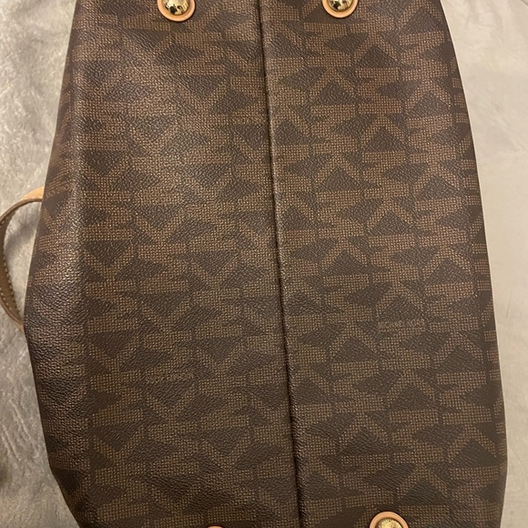 Michael Kors Monogram Grayson Satchel w/ Free MK Wallet. Size Medium - Picture 11 of 16